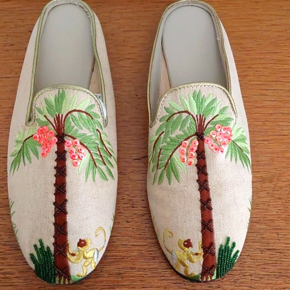 Ecru linen flat slip-ons, embroidered tropical scene, size 7